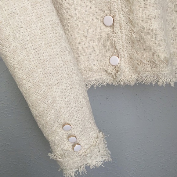 Beautiful jacket - Picture 5 of 7